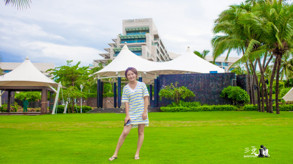 夏日，带着我最心爱的她，去看三亚这片宁静的海！