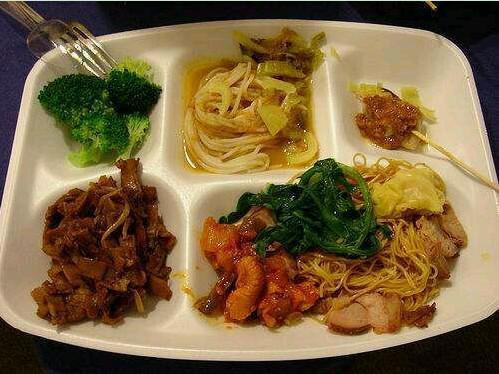 盘点各国学生的午餐食物，法国最简单，新加坡营养最丰富！