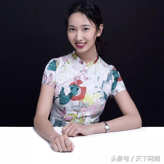 95后女孩名校辍学卖衣服，获徐小平投资，关晓彤都爱穿