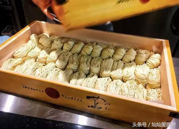 台北不是只有夜市，教你如何花大排档的钱吃遍全球「名牌小吃」