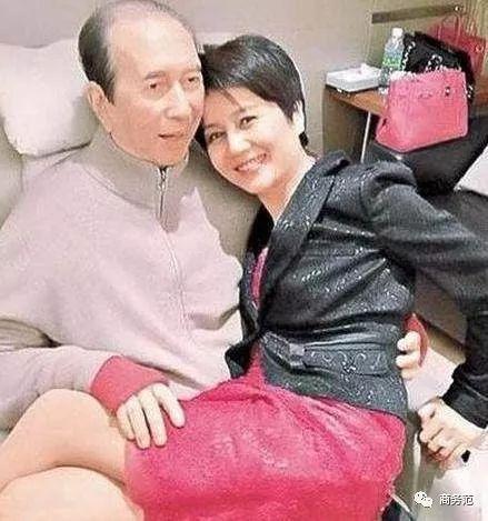 打脸奚梦瑶和儿子传闻的赌王四太，如何成为豪门宫斗的心机女王”