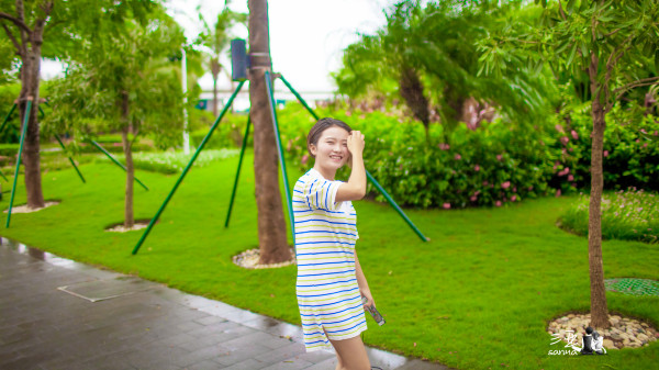 夏日，带着我最心爱的她，去看三亚这片宁静的海！