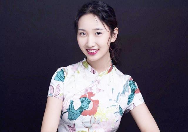 95后女孩名校辍学卖衣服，获徐小平投资，关晓彤都爱穿