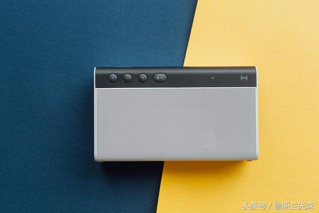 虽然低音不及BOSE同价位，创新这只音箱当个板砖还是趁手的