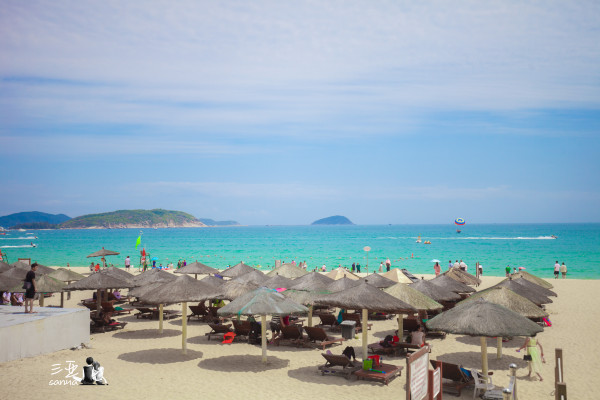 夏日，带着我最心爱的她，去看三亚这片宁静的海！