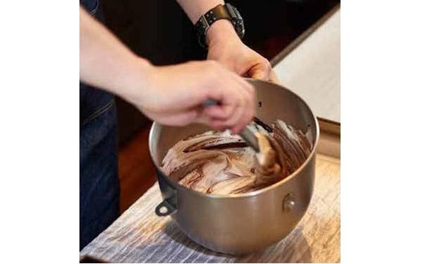新加坡五星级酒店名厨手把手教你做经典黑森林蛋糕的升级版