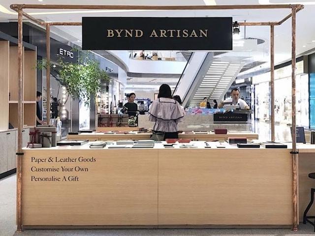 从工厂代工到顶级精品店，这个新加坡文具品牌想让人感受的远不止是皮革和纸张的魅力