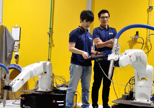 新加坡南洋理工大学科学家开发混凝土同步3D打印的智能技术