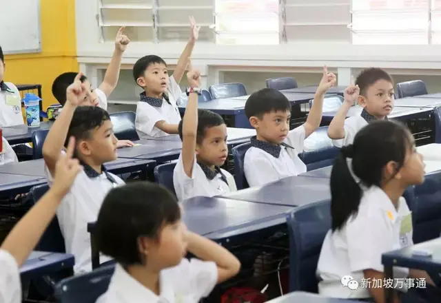 新加坡小学上课太早，家长们强烈呼吁延迟！你觉得呢？