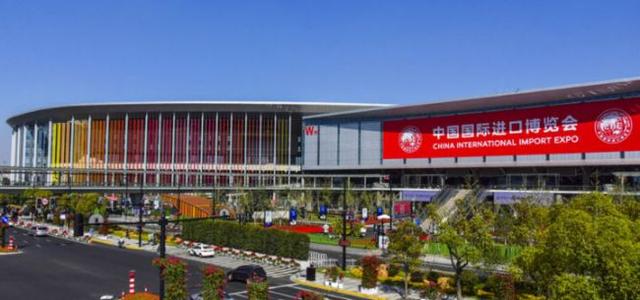 镜头下的进口博览会：参展商小心思 有人送吃的 有人在发展微商渠道