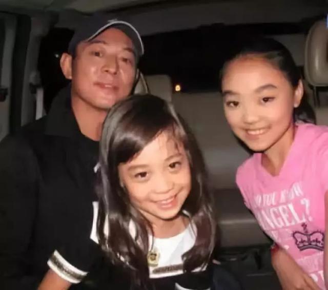 李连杰在新加坡长大的女儿首次曝光！