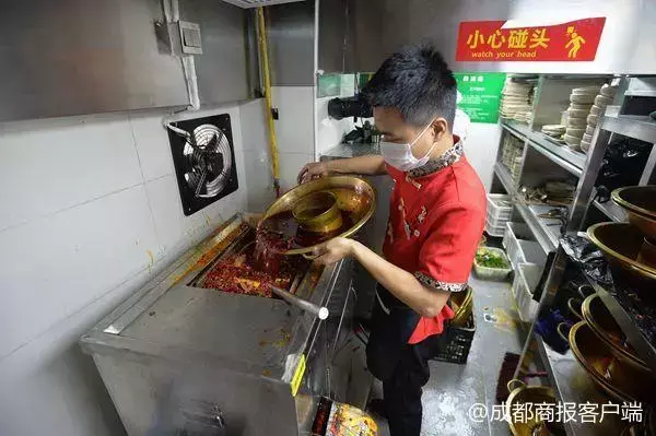 查！多地突查网红火锅“小龙坎”，更多细节曝光，辣眼睛……