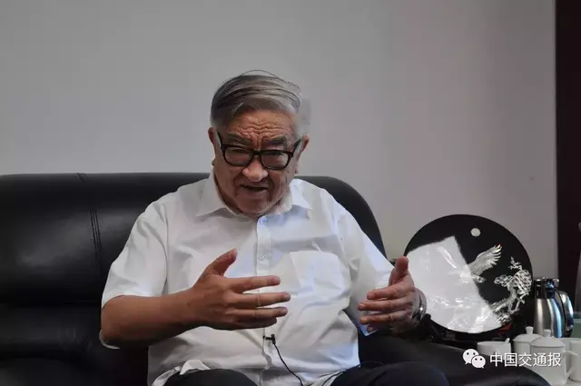 是什么独门武器，让它们占据了世界百分八十的市场，有集装箱作业的码头，就有它们的身影