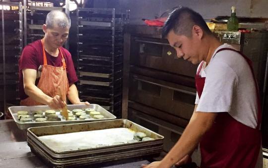 中秋节快到了 开始想念侨乡台山香滑甜糯的手工传统豆沙月饼了吗？