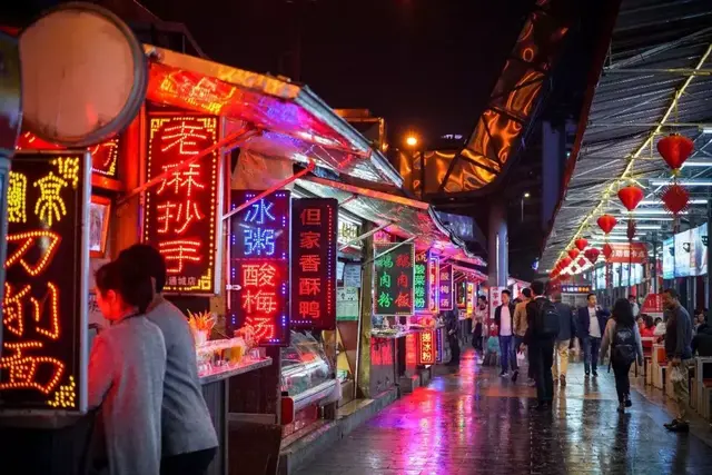 走向鸿通城的路是长胖的不归路，火车站周边美食攻略（一）