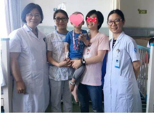 “整容式治疗”让“骨瘦如柴”的小伢儿恢复了满脸“胶原蛋白”