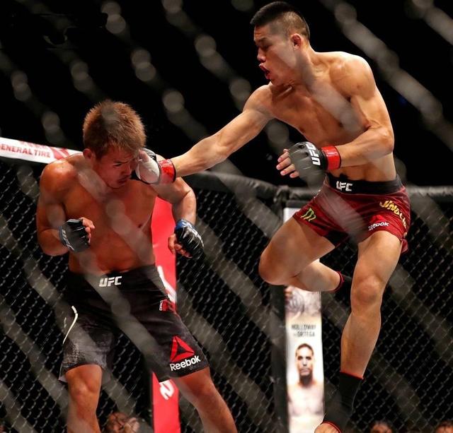四战全胜，中国军团出击新加坡UFC格斗之夜，李景亮开启吸血模式