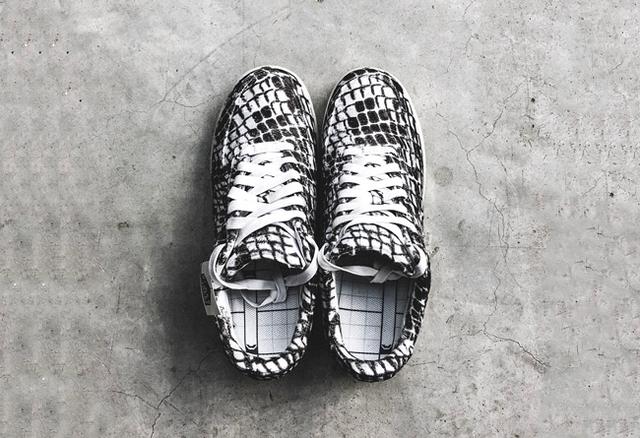 新加坡限定！冠希亲着上脚 CLOT x Nike Air Force 1 蛇纹新品