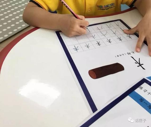 四岁孩子飞到新加坡“微游学”，体验“全真插班”！说好的国际幼儿园居然是在商场里……