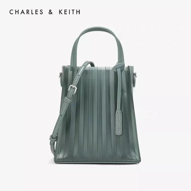 啊啊啊！小CK的春夏新款包包也太好看了吧！！！