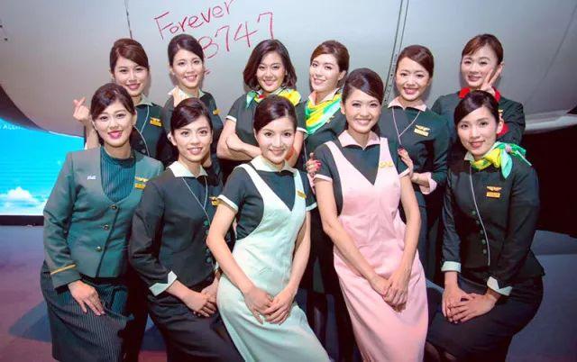 全球空姐制服大PK，你觉得最美的是哪个？