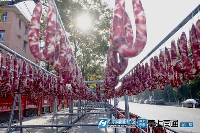 又到香肠飘香时 南通灌制香肠市场红火