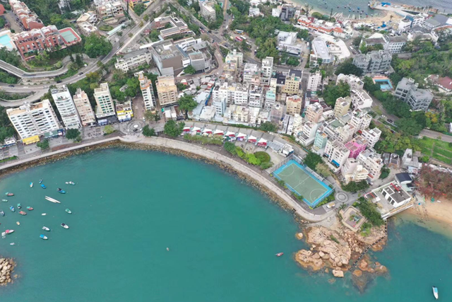 从“笼屋”到90平米的“千呎豪宅”，香港人为什么住得那么挤？