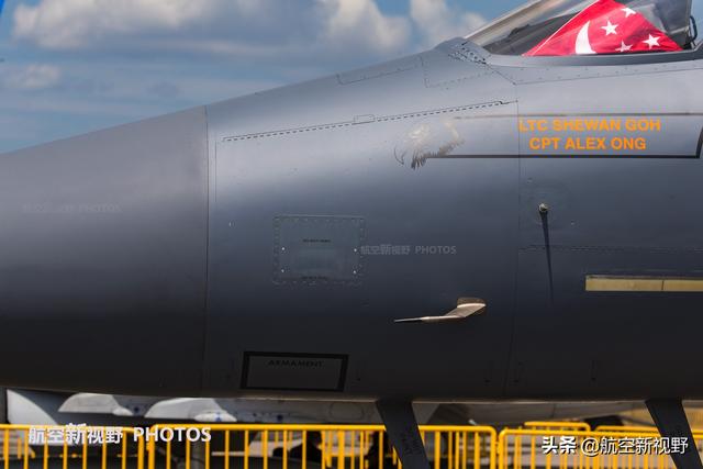 新加坡空军F15SG战斗机极致细节特写 全机上下铆钉不少 做工讲究