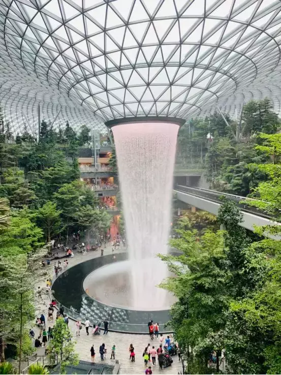 新加坡商业究竟有什么好看的？|新马商业考察记（上）