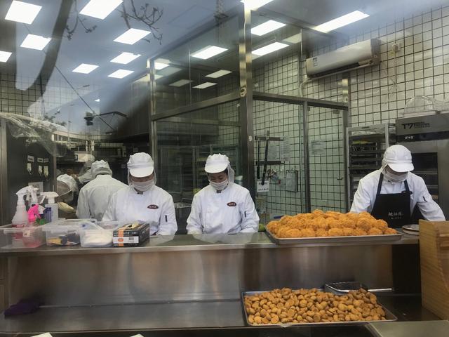 开烘焙店水有多深?深度解析幸福西饼好利来鲍师傅..还原行业乱象