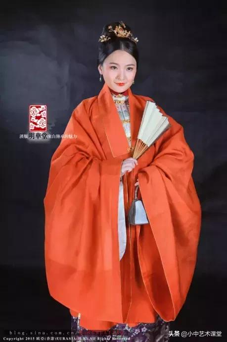 林志玲身穿汉服，霸屏纽约时代广场！传递400年的民族文化。