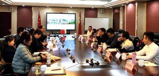 北京十八中：新加坡武吉班让政府中学交流团到访