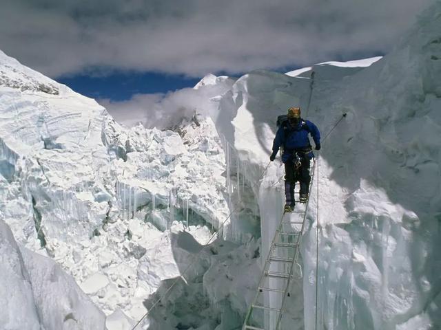 珠峰春季登山季已过半，那些去的登山家们现在都怎么样了？