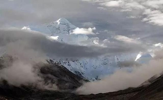 珠峰春季登山季已过半，那些去的登山家们现在都怎么样了？