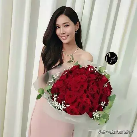 轰动全岛！新加坡当红女星深陷“泄露门”，内容太露骨