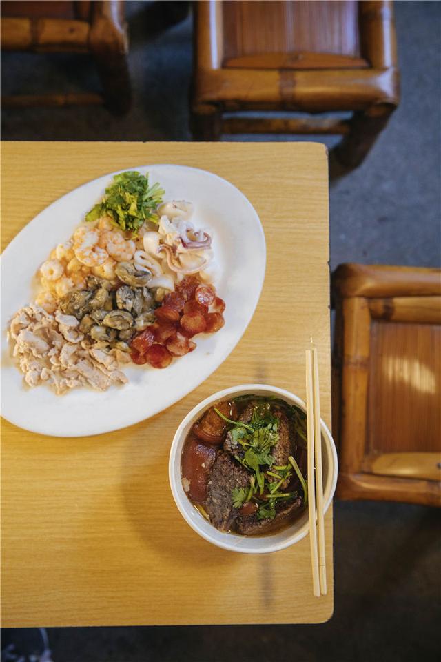 厦门的这些街巷小店，奉行“不鲜不食”“不时不食”，充满着食物的本真气息