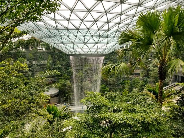 新加坡这座刷屏世界的室内瀑布即将开业！攒够机票钱就够你玩！