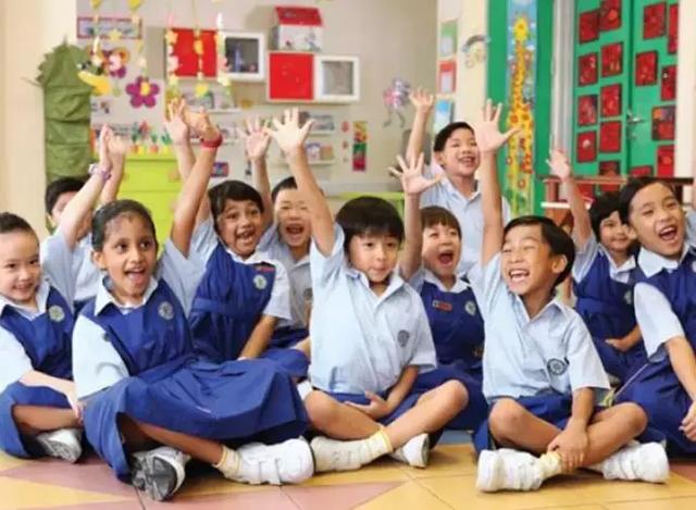 新加坡每个公民买房生娃学费花26万新币，政府会补贴23万！！！