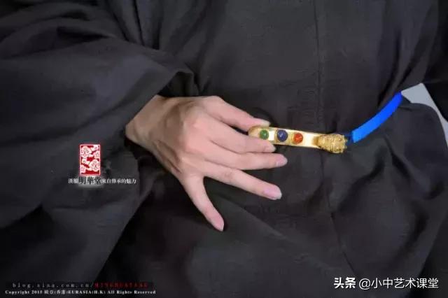 林志玲身穿汉服，霸屏纽约时代广场！传递400年的民族文化。