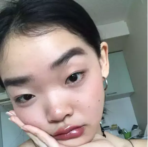 新加坡模特在欧美火了，全世界却因为她是美是丑吵翻了天......