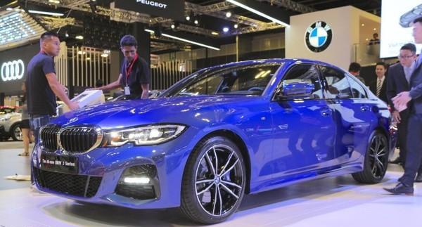 BMW「大改款3系」新加坡车展现身！瘦身55公斤刚性再提升