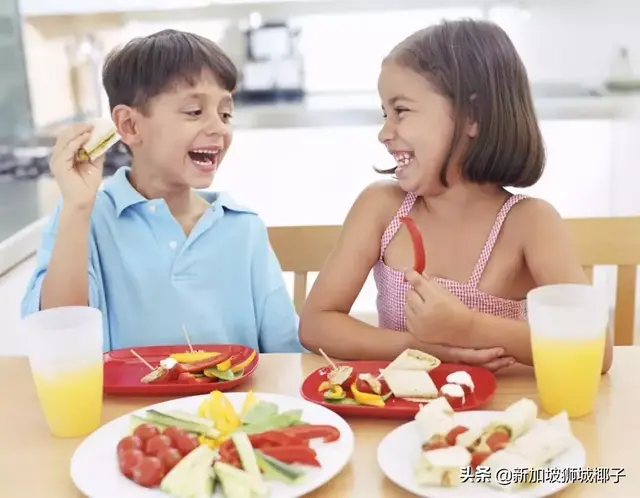 实拍！震惊，新加坡幼儿园竟是这样给孩子做饭的！