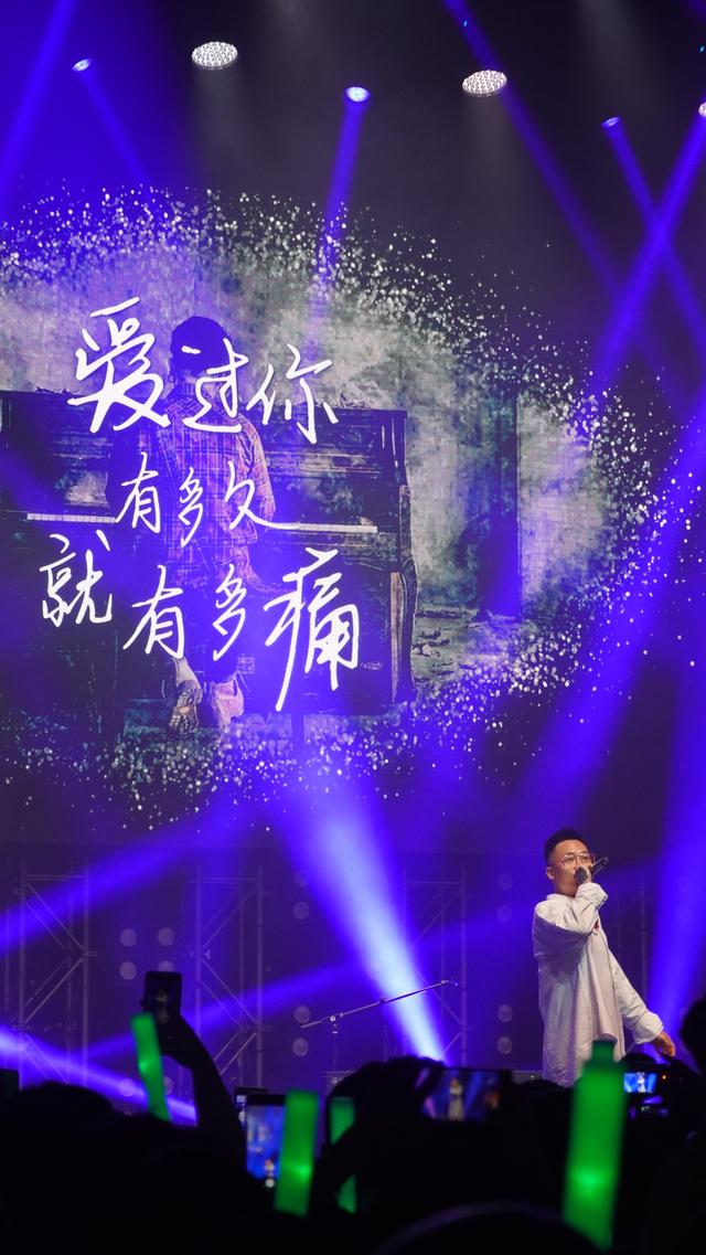 白安、萧秉治囊括新加坡“流行音乐全金榜”创作男女歌手奖！