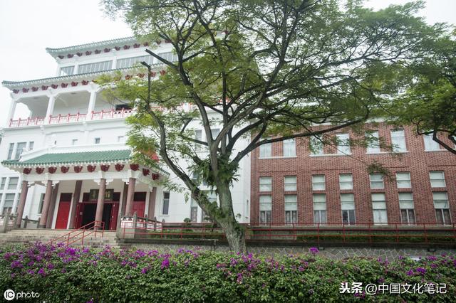 南洋大学卌年祭：一位新加坡胶商与海外第一所华文大学