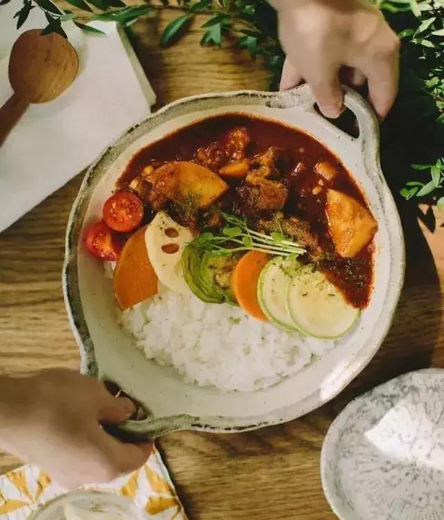 这些个清爽解腻的轻食，是成都人对夏天最后的妥协