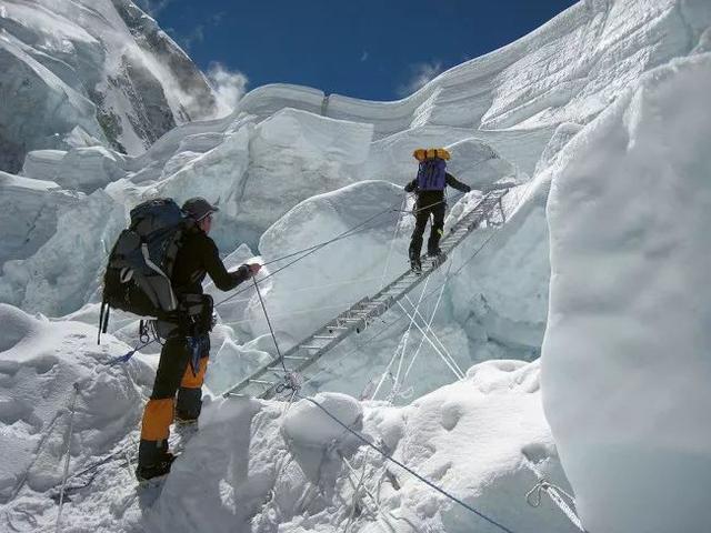 珠峰春季登山季已过半，那些去的登山家们现在都怎么样了？