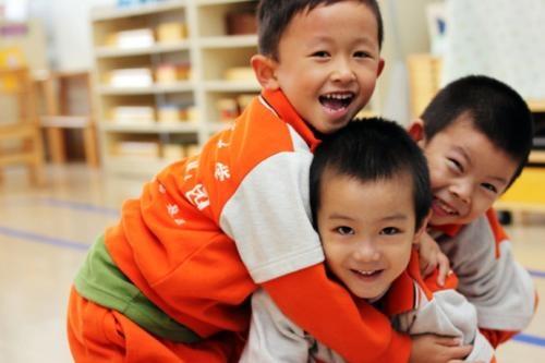 新加坡幼儿园将配套全新教材：鼓励幼儿关爱他人、诠释多元文化！
