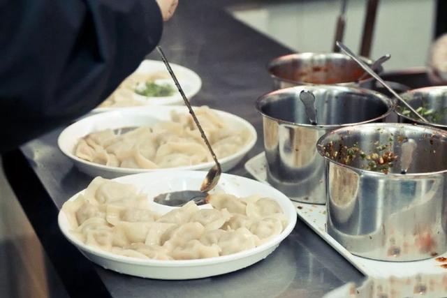 南航龙虾节，南大10豪华套餐......南京高校食堂哪家强？