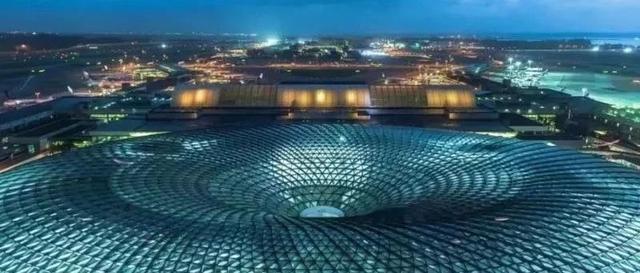 揭秘“星耀樟宜”这个耗资85亿元疯狂“凹造型”的建筑背后，那些不为人知的施工故事