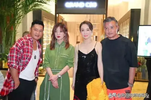 最近！一波明星都来新加坡开店了...